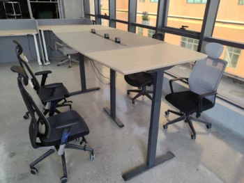 Električni Stoji Desk konferenca tabela pametno električno dvižno mizo nastavljiva višina desk sveta tabela urad srečanje tabela